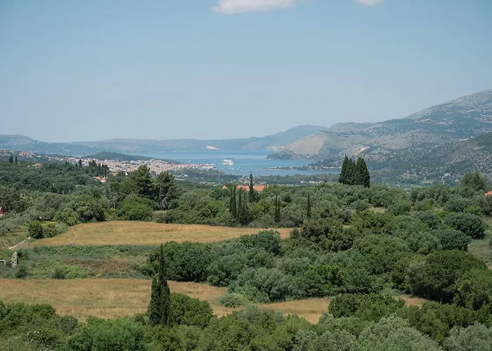 Vasilopoulos Residences - Emelia With Shared Pool Villa *